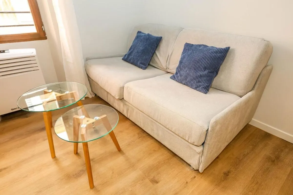 דירה גראס Elegant & Charming 2-Room Blue