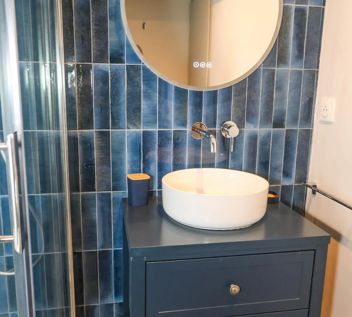 גראס Elegant & Charming 2-Room Blue צרפת
